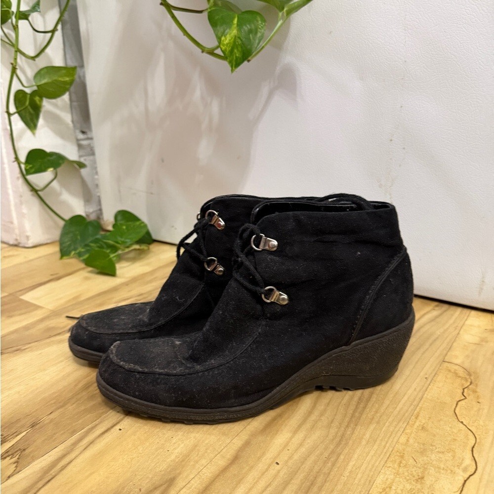 No Boundaries size 9 Black Ankle Booties